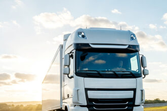 Carte carburant poids lourds : comment maîtriser ses coûts carburant en transport routier ?
